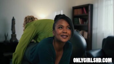 Businesswoman Ryan’s Anal Fest with Secretary Avery in Rule-Breaking Fuck!