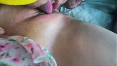 Pussy licking Thai girl gets morning Creampie in her plump pussy